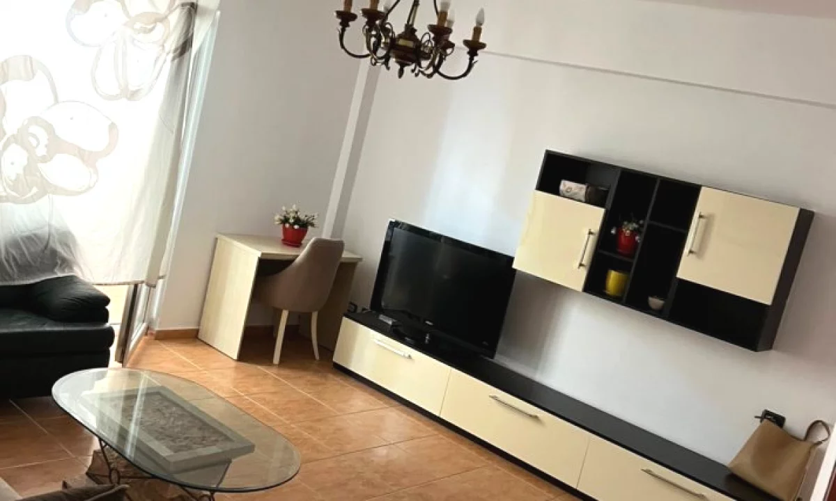 Shtepi me qera Apartament ne Tirane, 1+1, Mobilimi E mobiluar, Pagesa 550  Euro.
