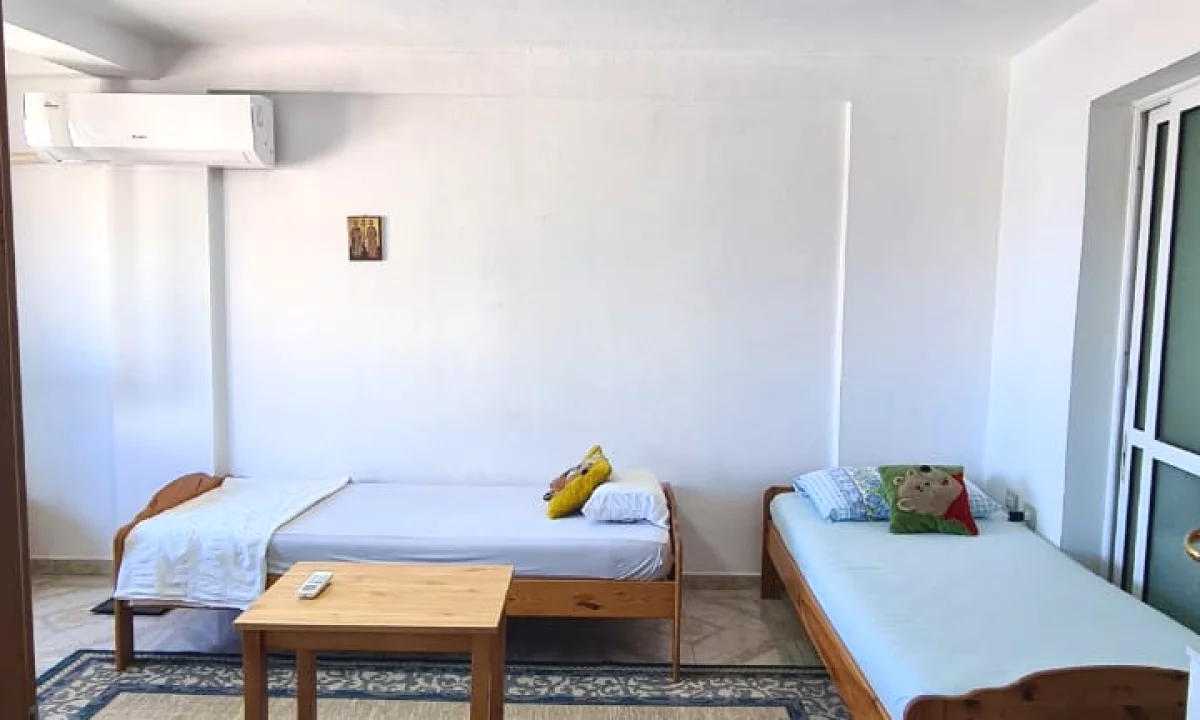 Shtepi ne shitje Apartament ne Tirane, 2+1, Mobilimi E mobiluar, Pagesa 140,000  Euro.