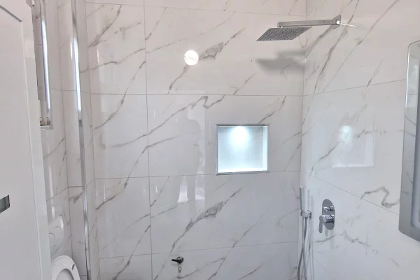 Shtepi me qera Shtepi Private ne Tirane, 1+1, Mobilimi Bosh, pa mobiluar, Pagesa 350  Euro.