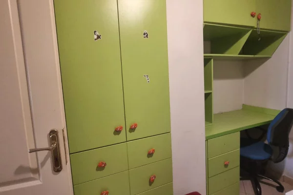 Shtepi me qera Apartament ne Tirane, 2+1, Mobilimi E mobiluar, Pagesa 450  Euro.