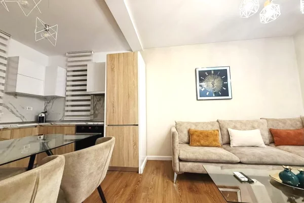 Shtepi ne shitje Apartament ne Tirane, 3+1, Mobilimi E mobiluar, Pagesa 275,000  Euro.