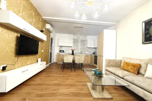 Shtepi ne shitje Apartament ne Tirane, 3+1, Mobilimi E mobiluar, Pagesa 275,000  Euro.