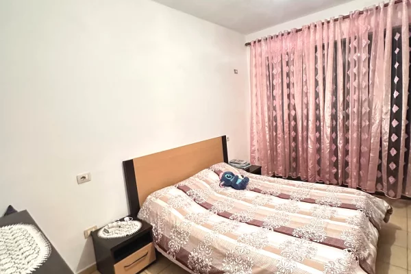 Shtepi ne shitje Apartament ne Tirane, 1+1, Mobilimi E mobiluar, Pagesa 98,000  Euro.