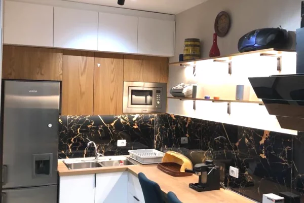 Shtepi ne shitje Apartament ne Tirane, 1+1, Mobilimi E mobiluar, Pagesa 120,000  Euro.