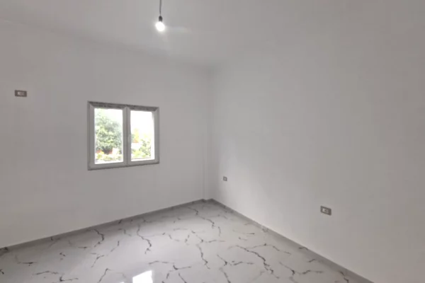 Shtepi me qera Apartament ne Tirane, 1+1, Mobilimi E mobiluar, Pagesa 1,000  Euro.