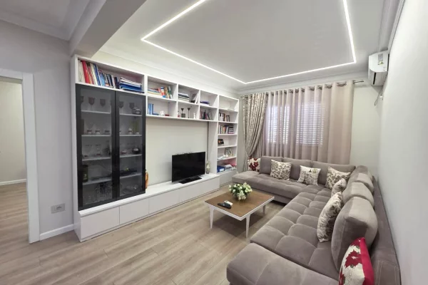 Shtepi me qera Apartament ne Tirane, 1+1, Mobilimi E mobiluar, Pagesa 1,000  Euro.