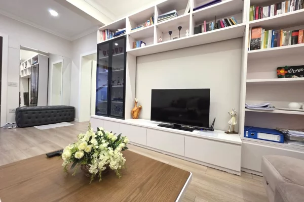 Shtepi me qera Apartament ne Tirane, 1+1, Mobilimi E mobiluar, Pagesa 1,000  Euro.