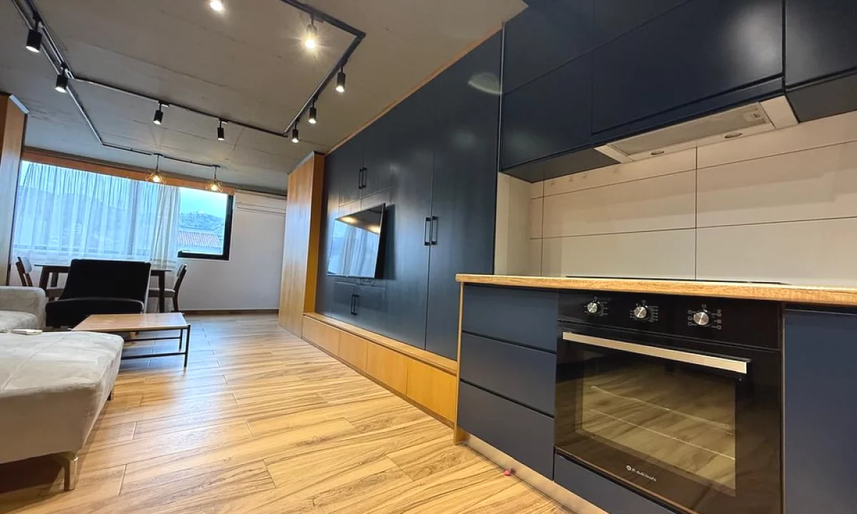 Shtepi ne shitje Apartament ne Tirane, 2+1, Mobilimi E mobiluar, Pagesa 176,000  Euro.