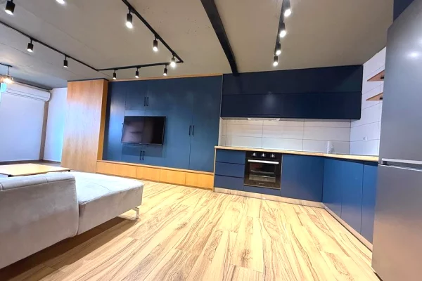 Shtepi ne shitje Apartament ne Tirane, 2+1, Mobilimi E mobiluar, Pagesa 176,000  Euro.