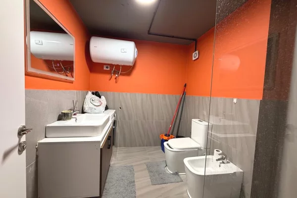 Shtepi ne shitje Apartament ne Tirane, 2+1, Mobilimi E mobiluar, Pagesa 176,000  Euro.