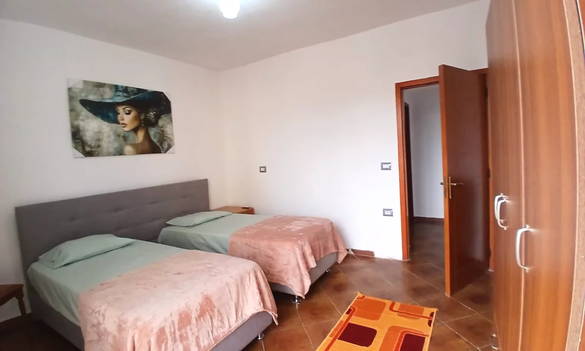 Shtepi me qera Apartament ne Tirane, 2+1, Mobilimi E mobiluar, Pagesa 750  Euro.
