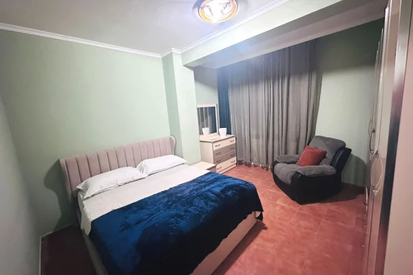 Shtepi me qera Apartament ne Tirane, 2+1, Mobilimi E mobiluar, Pagesa 750  Euro.