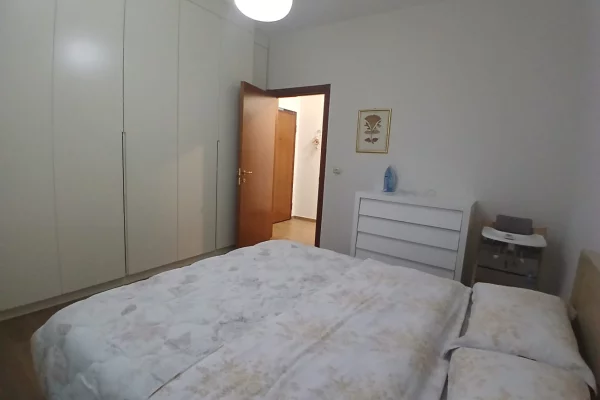 Shtepi me qera Apartament ne Tirane, 2+1, Mobilimi E mobiluar, Pagesa 750  Euro.