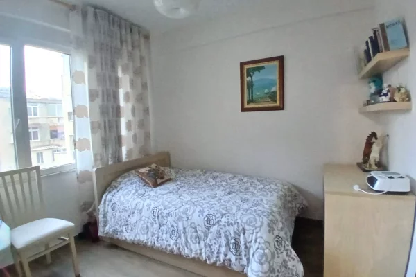 Shtepi me qera Apartament ne Tirane, 2+1, Mobilimi E mobiluar, Pagesa 750  Euro.