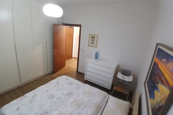 Shtepi me qera Apartament ne Tirane, 2+1, Mobilimi E mobiluar, Pagesa 750  Euro.