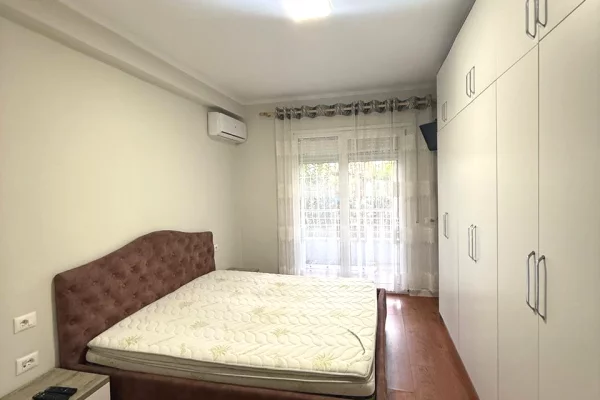 Shtepi me qera Apartament ne Tirane, 2+1, Mobilimi E mobiluar, Pagesa 600  Euro.