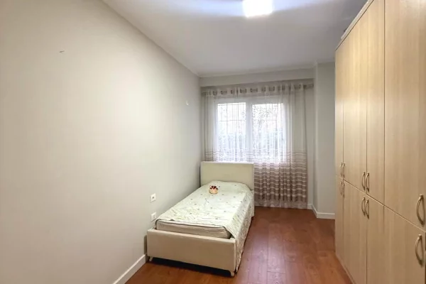 Shtepi me qera Apartament ne Tirane, 2+1, Mobilimi E mobiluar, Pagesa 600  Euro.