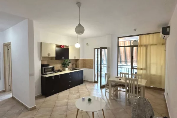 Shtepi me qera Apartament ne Tirane, 1+1, Mobilimi Pjeserisht e mobiluar, Pagesa 350  Euro.