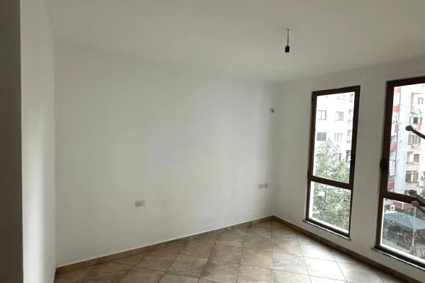 Shtepi me qera Apartament ne Tirane, 1+1, Mobilimi Pjeserisht e mobiluar, Pagesa 350  Euro.