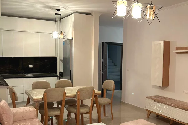 Shtepi me qera Apartament ne Tirane, 2+1, Mobilimi E mobiluar, Pagesa 400  Euro.