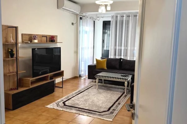 Shtepi me qera Apartament ne Tirane, 2+1, Mobilimi E mobiluar, Pagesa 450  Euro.