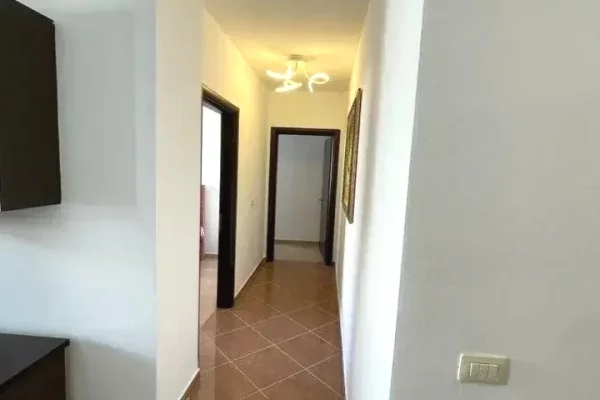 Appartamento in vendita a Tirana 2+1, Arredato