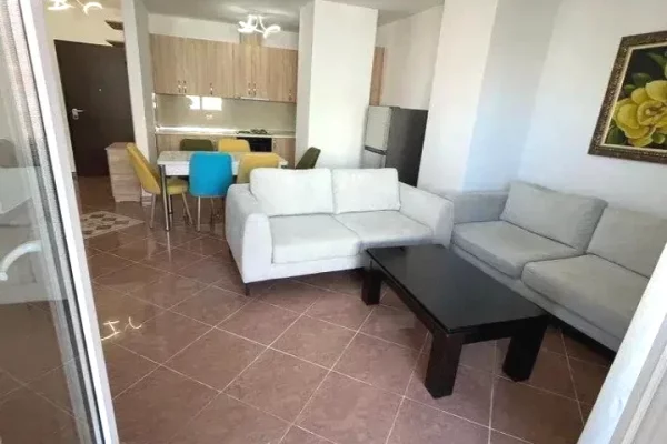 Appartamento in vendita a Tirana 2+1, Arredato
