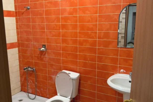 Shtepi me qera Apartament ne Tirane, 2+1, Mobilimi E mobiluar, Pagesa 70,000  Leke.