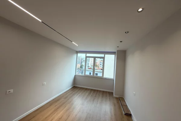 Appartamento in vendita a Tirana 1+1, Vuoto