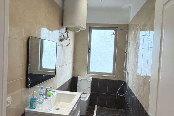 Appartamento in vendita a Tirana 1+1, Vuoto