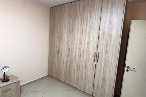 Shtepi me qera Apartament ne Tirane, 1+1, Mobilimi E mobiluar, Pagesa 48,000  Leke.