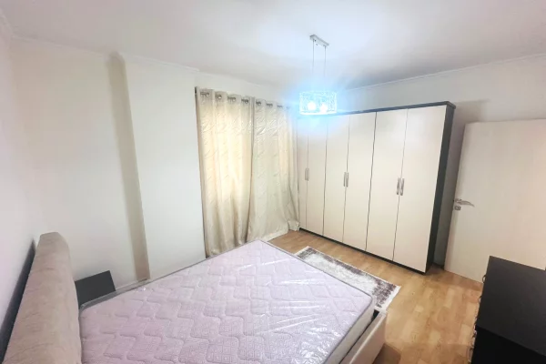 Shtepi me qera Apartament ne Tirane, 2+1, Mobilimi E mobiluar, Pagesa 55,000  Leke.