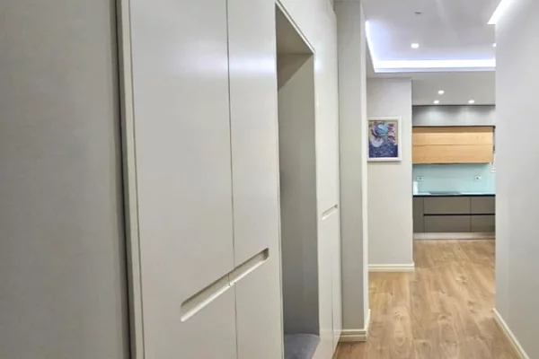 Appartamento in vendita a Tirana 2+1, Arredato