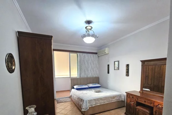 Shtepi me qera Apartament ne Tirane, 3+1, Mobilimi E mobiluar, Pagesa 740  Euro.