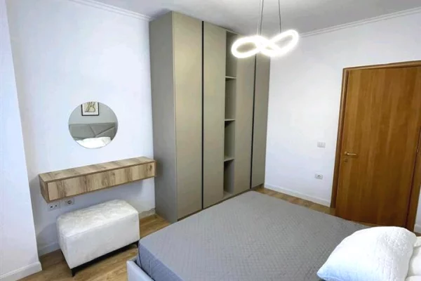 Shtepi me qera Apartament ne Tirane, 1+1, Mobilimi E mobiluar, Pagesa 50,000  Leke.
