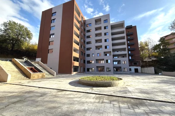 Appartamento in vendita a Tirana 2+1, Vuoto