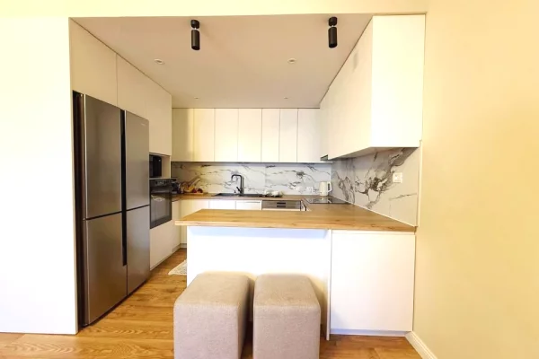 Shtepi ne shitje Apartament ne Tirane, 3+1, Mobilimi E mobiluar, Pagesa 240,000  Euro.