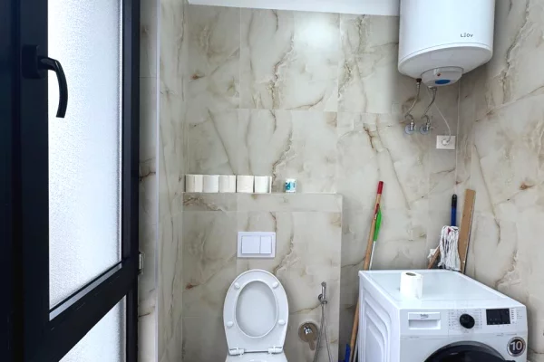 Appartamento in vendita a Tirana 1+1, Arredato