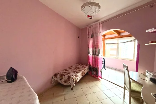 Appartamento in vendita a Tirana 2+1, Arredato