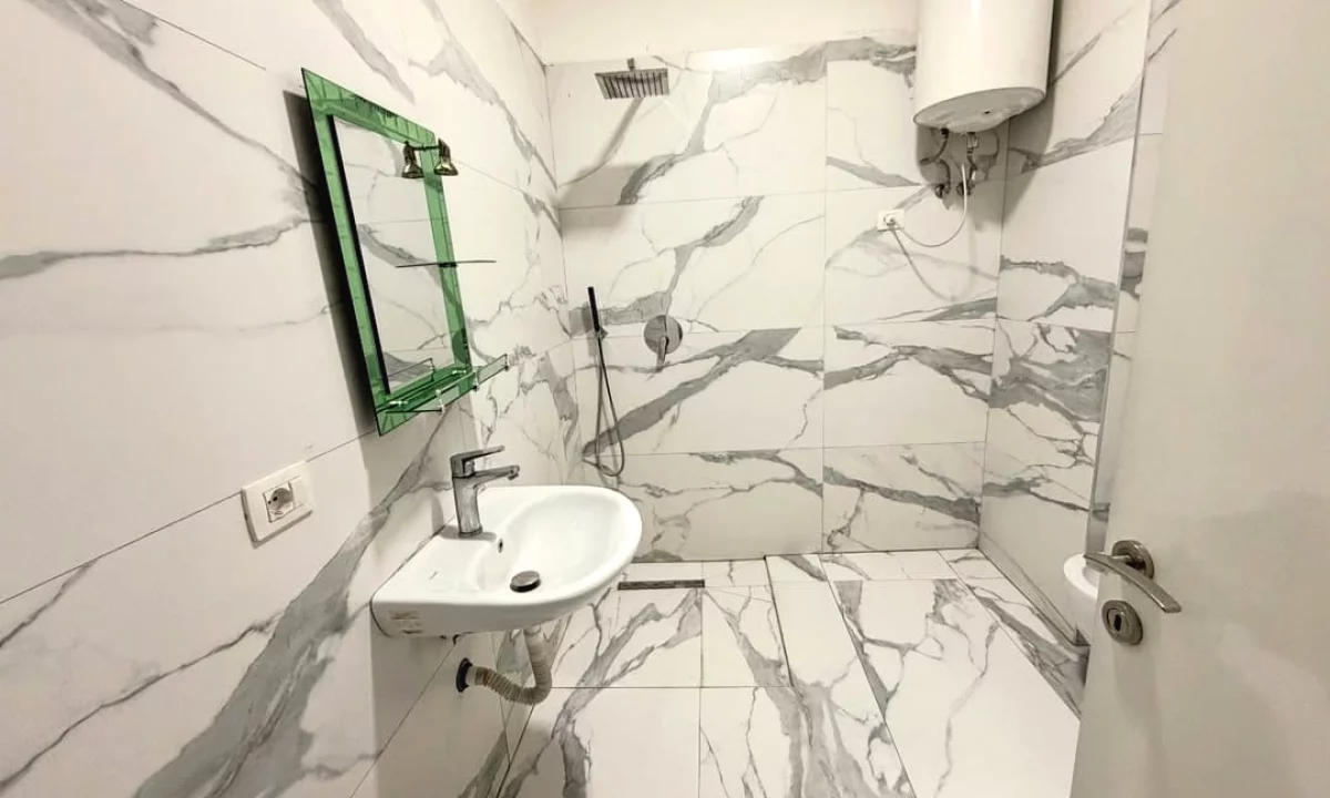 Shtepi me qera Apartament ne Tirane, 1+1, Mobilimi E mobiluar, Pagesa 500  Euro.