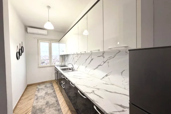 Shtepi me qera Apartament ne Tirane, 1+1, Mobilimi E mobiluar, Pagesa 500  Euro.