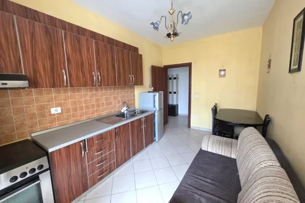 Shtepi ne shitje Apartament ne Tirane, 1+1, Mobilimi E mobiluar, Pagesa 10,000,000  Leke.