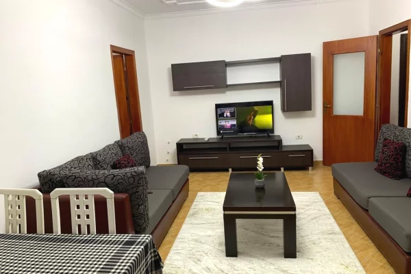 Shtepi me qera Apartament ne Tirane, 2+1, Mobilimi E mobiluar, Pagesa 45,000  Leke.