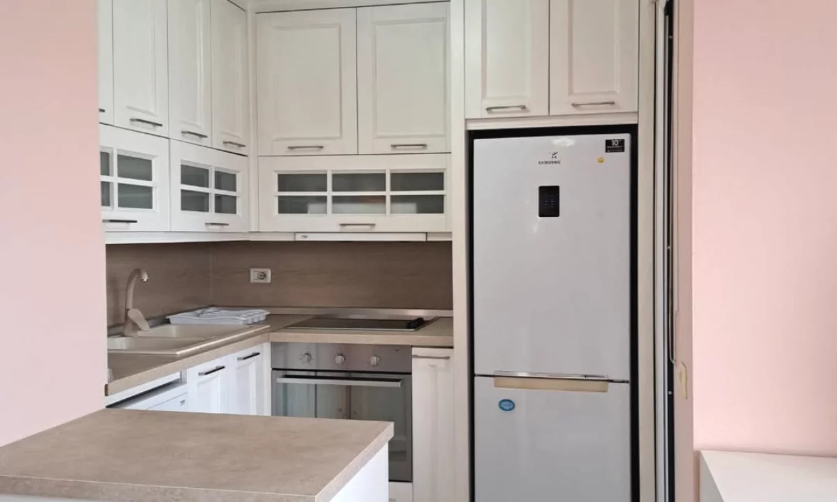 Shtepi me qera Apartament ne Tirane, 2+1, Mobilimi E mobiluar, Pagesa 550  Euro.