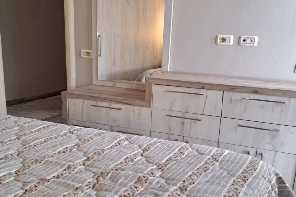 Shtepi me qera Apartament ne Tirane, 2+1, Mobilimi E mobiluar, Pagesa 550  Euro.