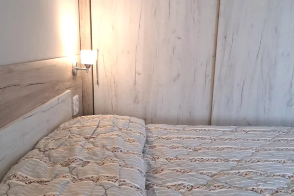 Shtepi me qera Apartament ne Tirane, 2+1, Mobilimi E mobiluar, Pagesa 550  Euro.