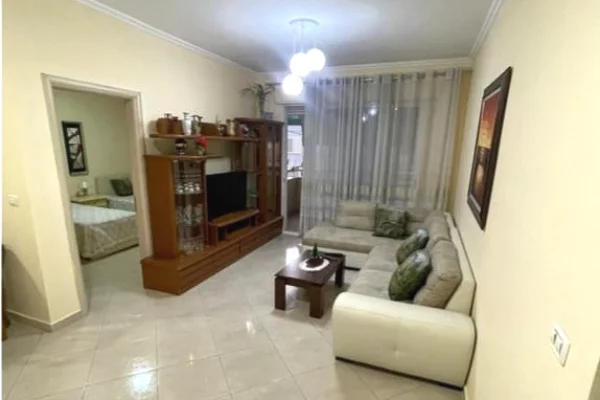 Shtepi me qera Apartament ne Tirane, 1+1, Mobilimi E mobiluar, Pagesa 550  Euro.