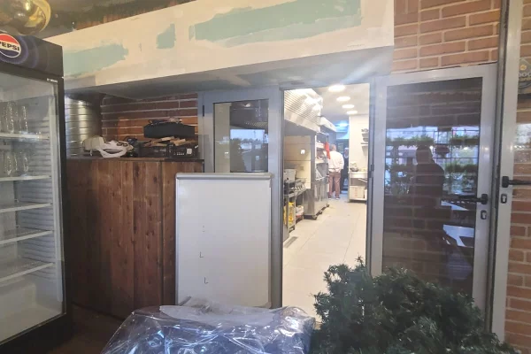 Bar restorant me qera,rruga elbasanit 