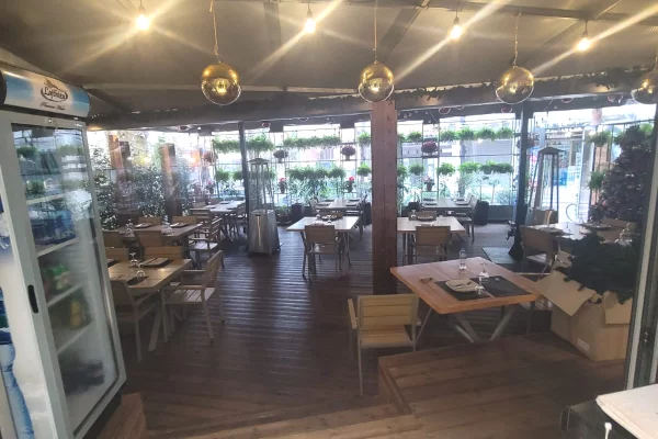 Bar restorant me qera,rruga elbasanit 