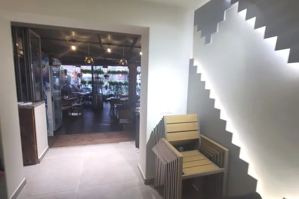 Bar restorant me qera,rruga elbasanit 